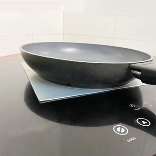 Miếng lót bếp từ silicone Proki cao cấp chống trầy xước mặt kính bếp, chịu lực, giữ vệ sinh, chống cháy xoong nồi