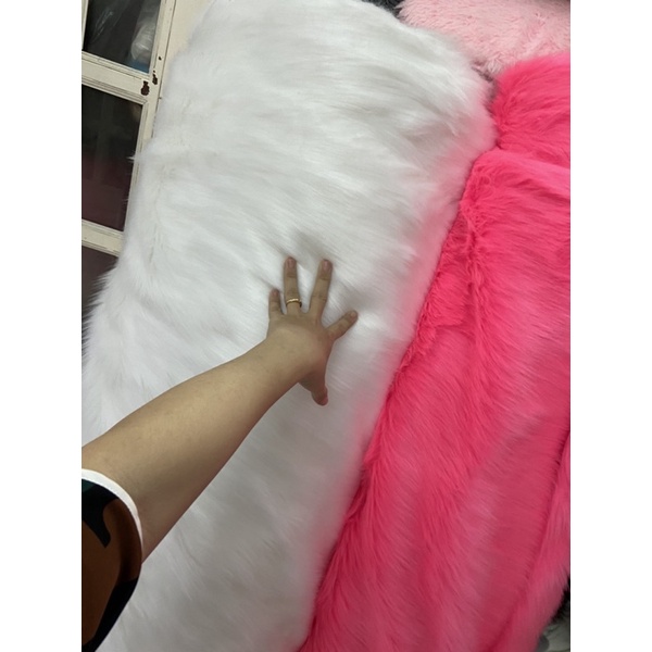 thảm lông trắng dài trải bàn và ghế live - Thảm lông trắng nhiều size