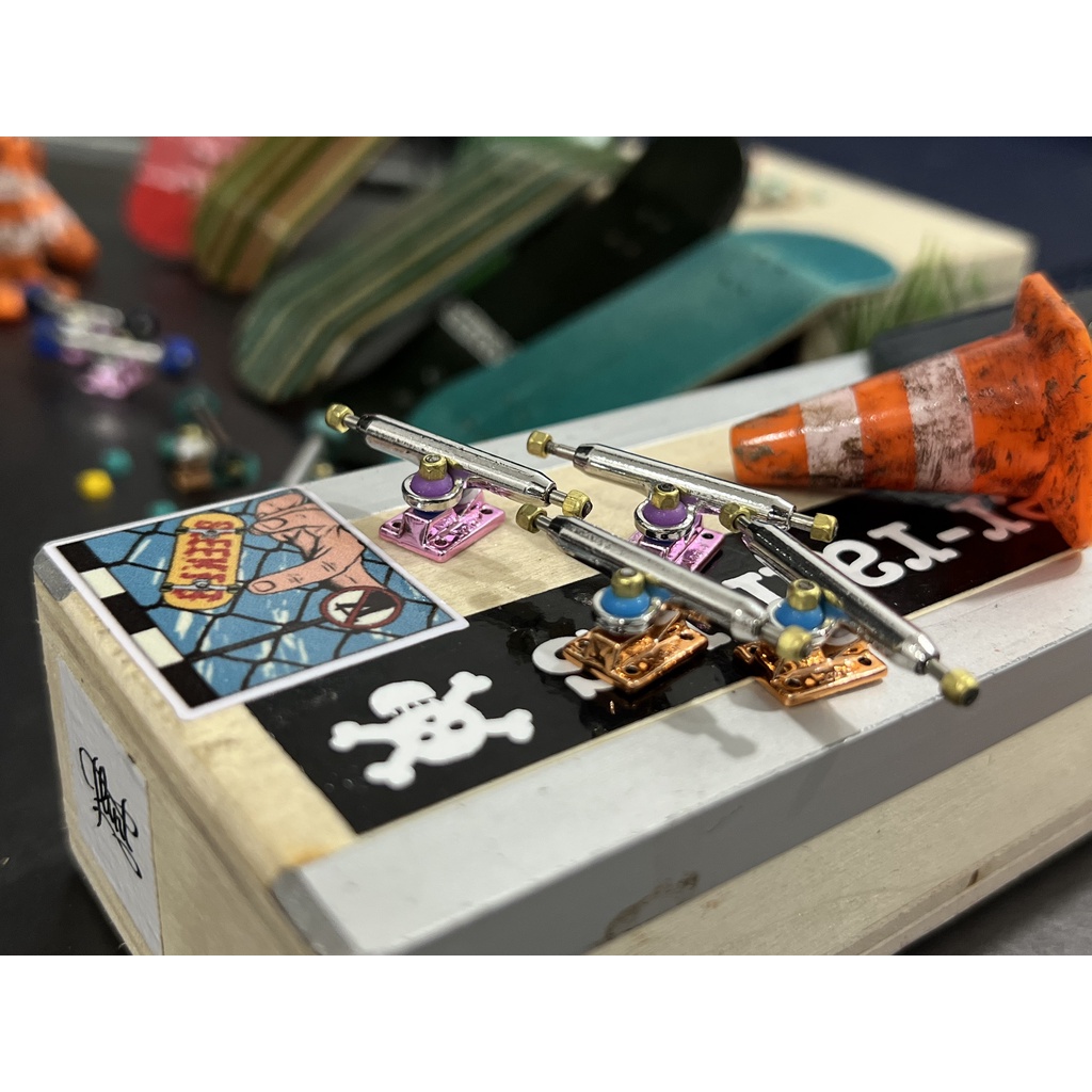 Bộ Truck Pro v3 32mm 34mm Tặng Bushing và Foam Fingerboard Loại Tốt