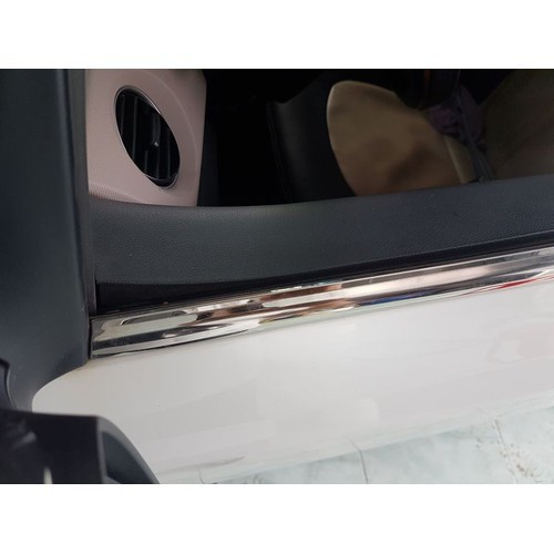 Nẹp viền chân kính, cong kính Xe Grand i10 2012- 2020 chất liệu inox dùng chung 2 bản sedan và hatback