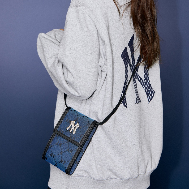 MLB KOREA Monogram Diamond Jacquard Bucket Bag Boston Red Sox