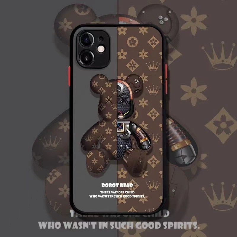 Với hình nền gấu Pooh cho điện thoại, bạn sẽ tìm thấy một món quà độc đáo cho chiếc điện thoại của bạn. Với hình ảnh ngộ nghĩnh của gấu Pooh, bạn sẽ cảm thấy vui vẻ mỗi khi nhìn vào màn hình. Hãy cập nhật cho thiết bị của bạn với hình nền này ngay.