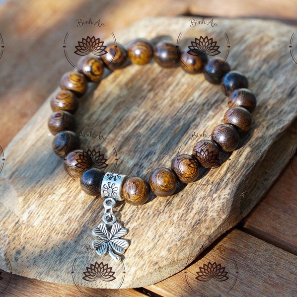 Vòng Tay Trầm Hương Tự Nhiên Cỏ Bốn Lá May Mắn- Trầm Sánh Chìm Việt - Mùi Dịu Nhẹ 10 12 14 16 ly