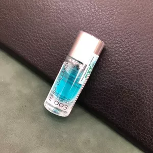 Tinh chất làm dịu, giải độc, phục hồi da nhạy cảm.
