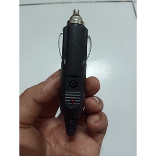 Tẩu sạc ô tô giắc đực giúp lấy nguồn điện của xe dùng cho các thiết bị rời