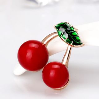 Cài áo trái cherry đỏ đậm