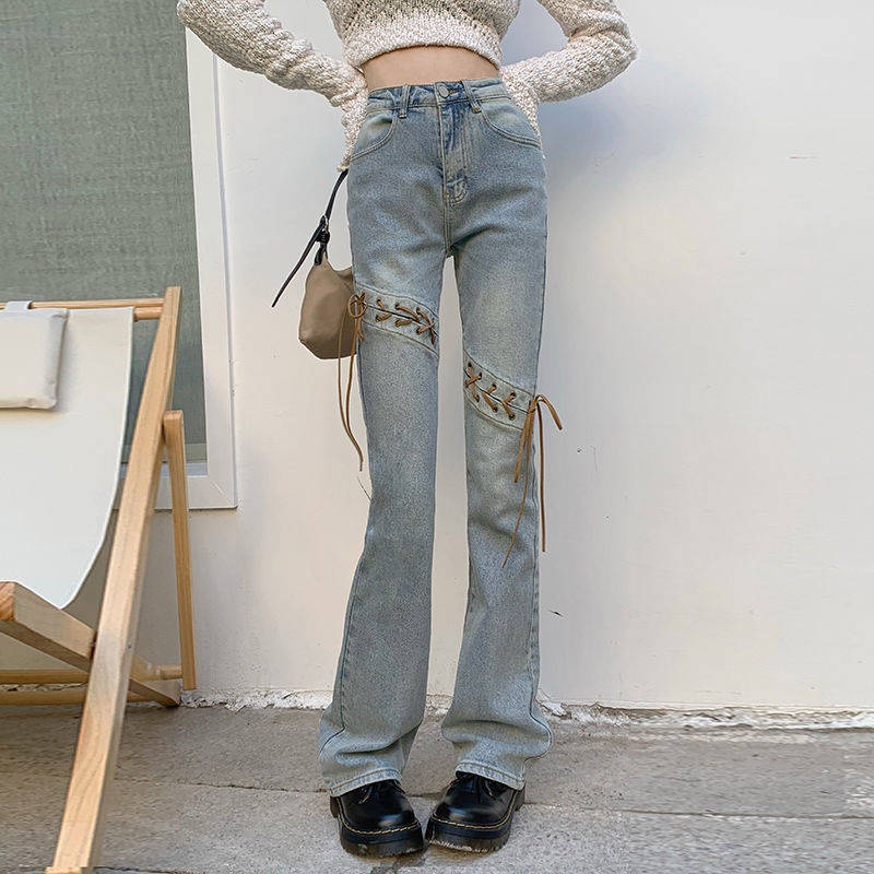 Lựa chọn quần jeans nữ dài sẽ mang lại cho bạn phong cách thời trang đơn giản nhưng vẫn sang trọng. Không chỉ là một sản phẩm bền đẹp, quần jeans còn giúp tôn lên đôi chân của bạn một cách hoàn hảo. Xem ngay hình ảnh liên quan để tìm kiếm cảm hứng cho bộ trang phục mới của bạn.