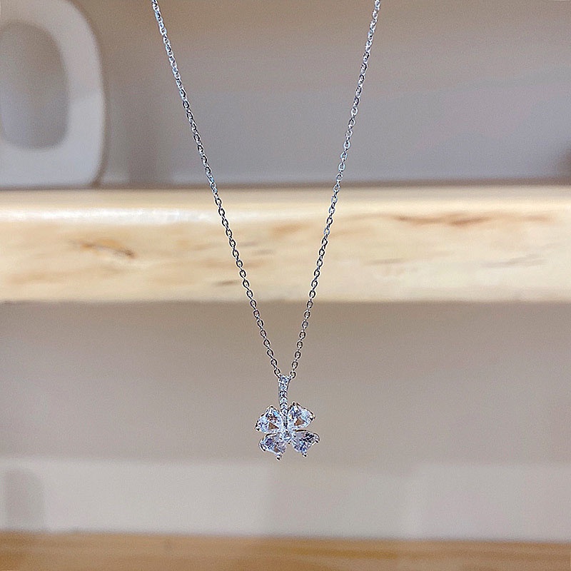 Vòng cổ Mạ Bạc Mặt Hoa Đính Đá Zircon Đơn Giản