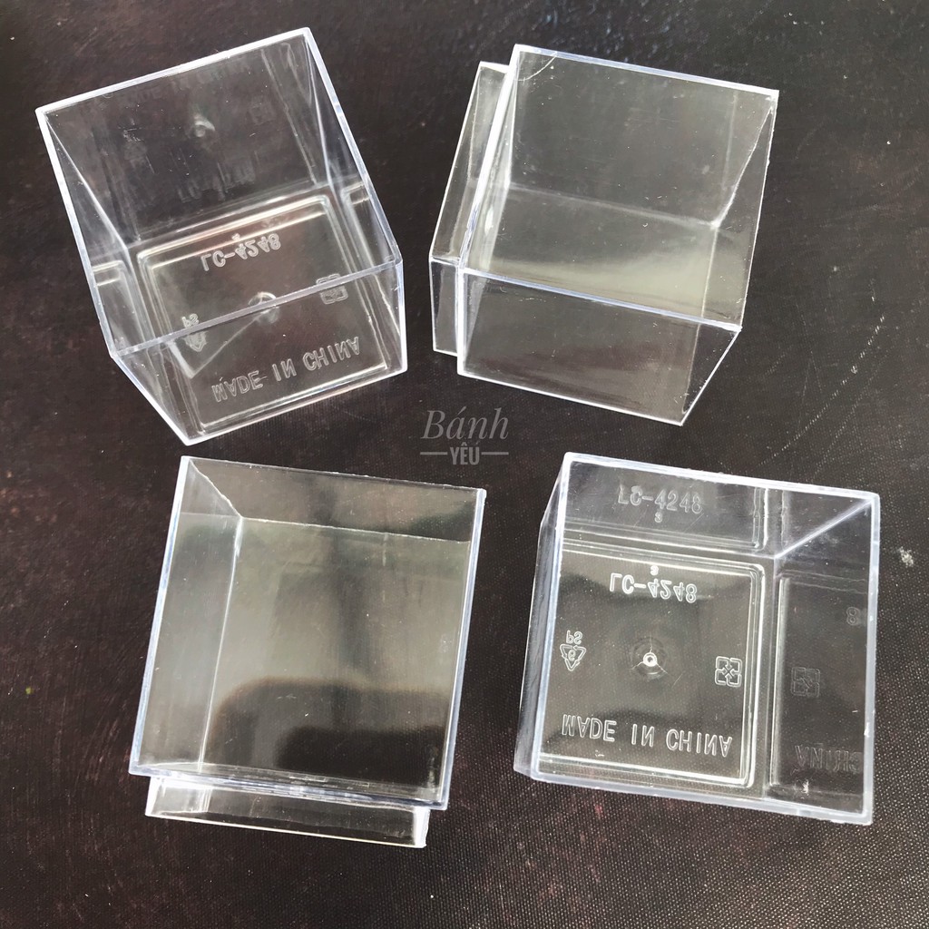 Lốc 10 Hộp Nhựa Mica Vuông Mini - BB54