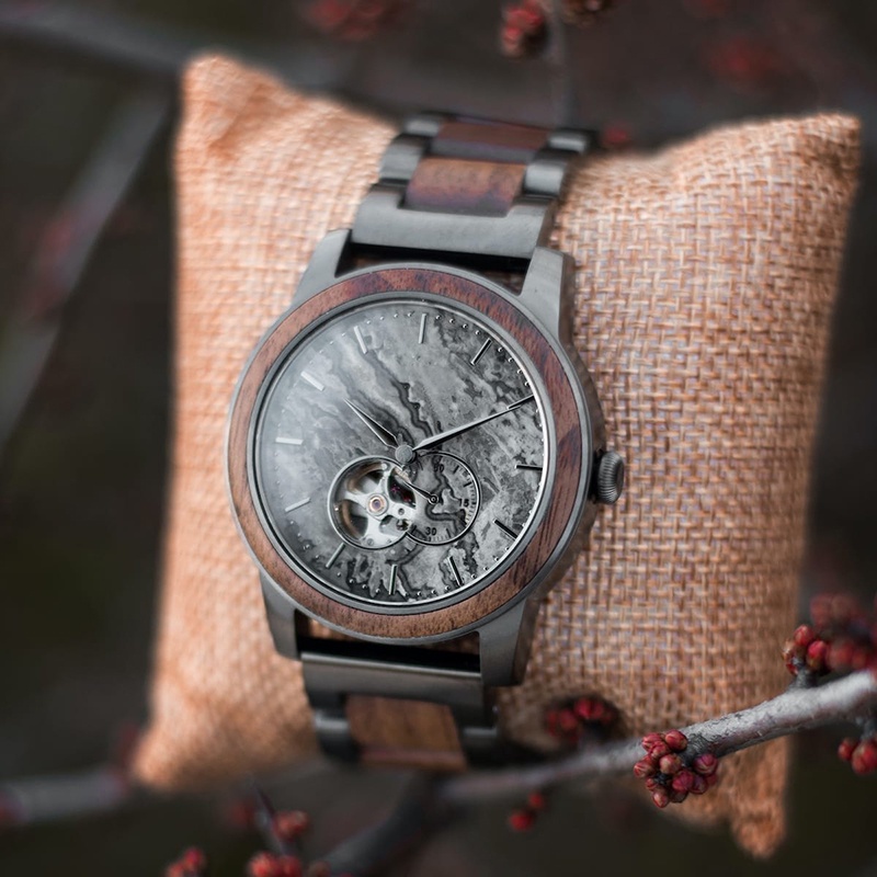 Đồng hồ đeo tay nam vỏ gỗ WoodWatch GZ01
