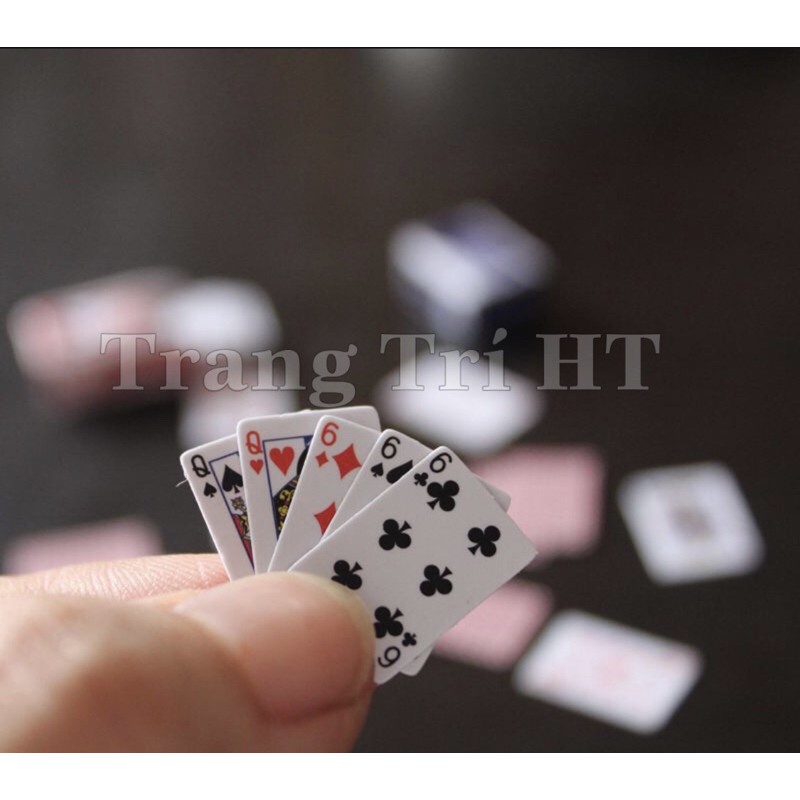[Mô hình thu nhỏ][THẺ GIẤY HÌNH ] bộ bài tây pokeer mini tí hon phụ kiện  đồ chơi trang trí bàn làm việc nhà cửa