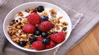 Ngũ cốc Nissin Premium Granola Nhật Bản 320g (3 loại)