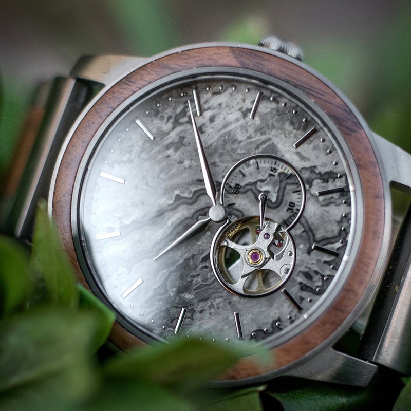 Đồng hồ đeo tay nam vỏ gỗ WoodWatch GZ01