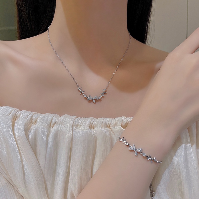 Vòng Cổ Chất Liệu Thép Titan Mặt Nơ Đính Đá Thời Trang Cho Nữ
