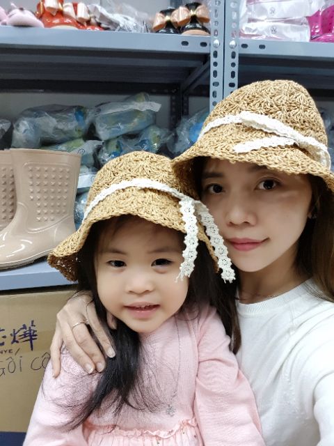 Mũ đi biển mẹ con