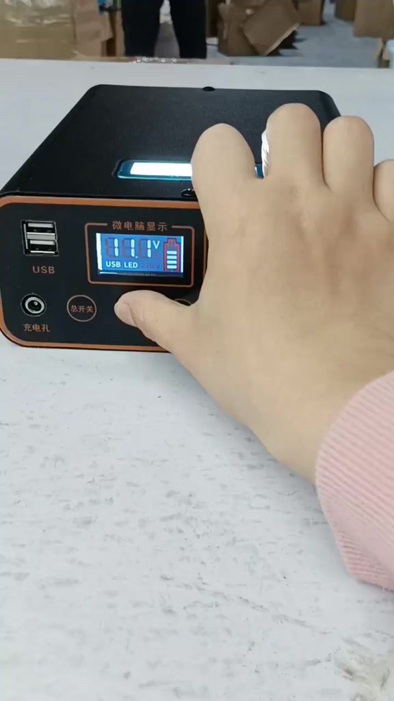 Trạm sạc dự phòng di động 180000mAh nguồn điện di động 300W với đèn LED ...