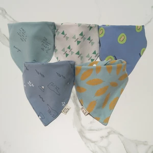 Bộ 5 yếm ăn bằng cotton in họa tiết hoạt hình cho bé