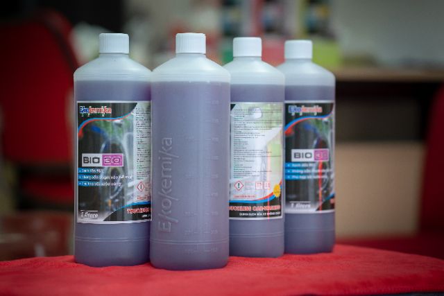 Nước rửa xe không chạm cao cấp đậm đặc Bio 30-1L thương hiệu Ekokemika