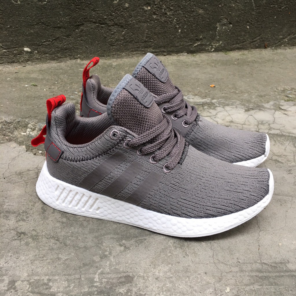 Gi y NMD R2 X m