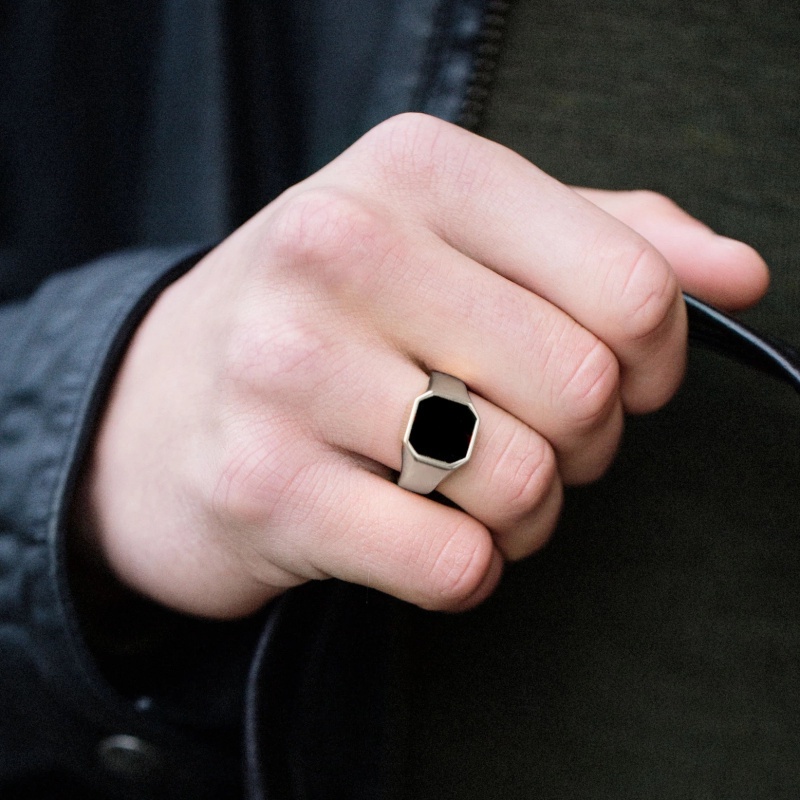 Nhẫn Nam Đính Đá Onyx Màu Đen Phong Cách Cổ Điển