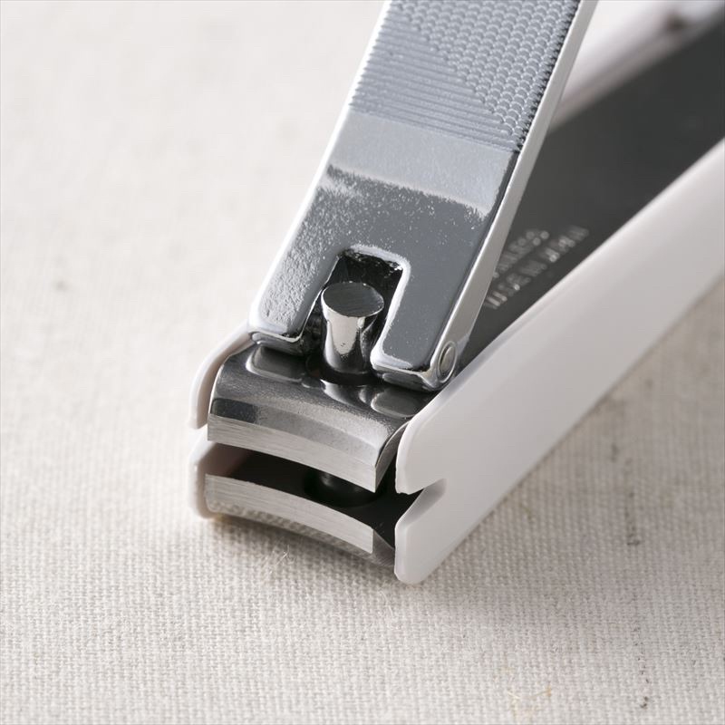Bấm Móng Tay Inox Hoa Văn Kai Razor 01069-HC3604 (Cỡ Lớn - Màu Trắng)