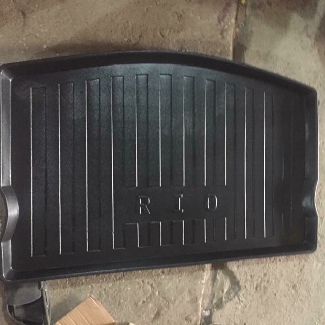 Lót cốp nhựa dẻo xe Kia Rio hatback, Huyndai I20 hàng nhựa dẻo, không mùi, không thấm nước, dễ vệ sinh