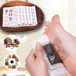 Hộp 50 Miếng dán thải độc bàn chân ngải cứu đông y loại tốt- Món quà sức khỏe