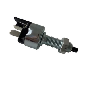 Thích hợp cho Mitsubishi Cheetah Pajero V31 V32 V33 Raiders Black King Kong Phanh Đèn Công Tắc Phanh Bàn Đạp Cảm Biến Công Tắc