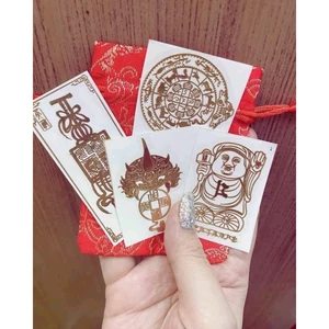 Bộ 4 Miếng Dán Tài Lộc may mắn THẦN TÀI GIỮ CỦA - T.IỀN VÔ - 12 CON GIÁP - MUA MAY BÁN ĐẮT dán điện thoại