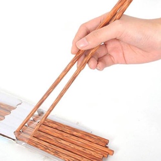 Đũa tre Việt Nam chất lượng cao vẽ hoa văn vỉ 10 đôi