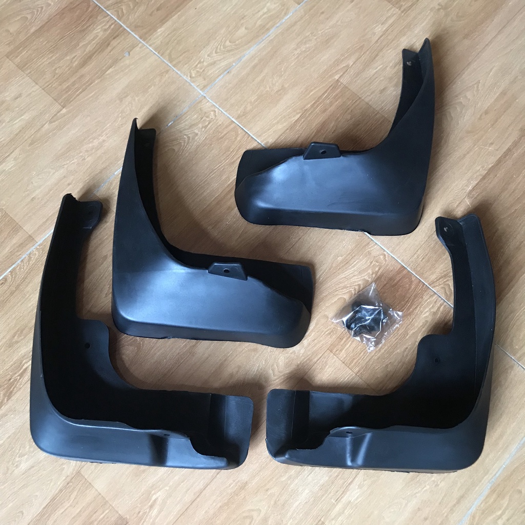 Chắn bùn bánh xe Toyota Camry đời 2007- 2008 2009 2010 2011 2012 ( bộ 4 chiếc kèm Ốc)