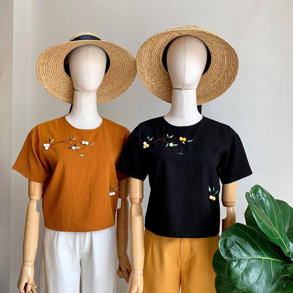 Áo Linen Thêu Hạt thiết kế The Kat House, chất vải Linen bóng mượt, chịu nhiệt tốt và thấm hút nhanh