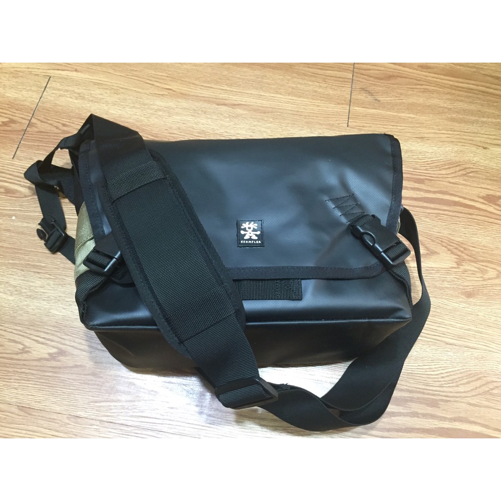 Tui ng may ch p hinh crumpler MULI 7500 Hinh ch p th t