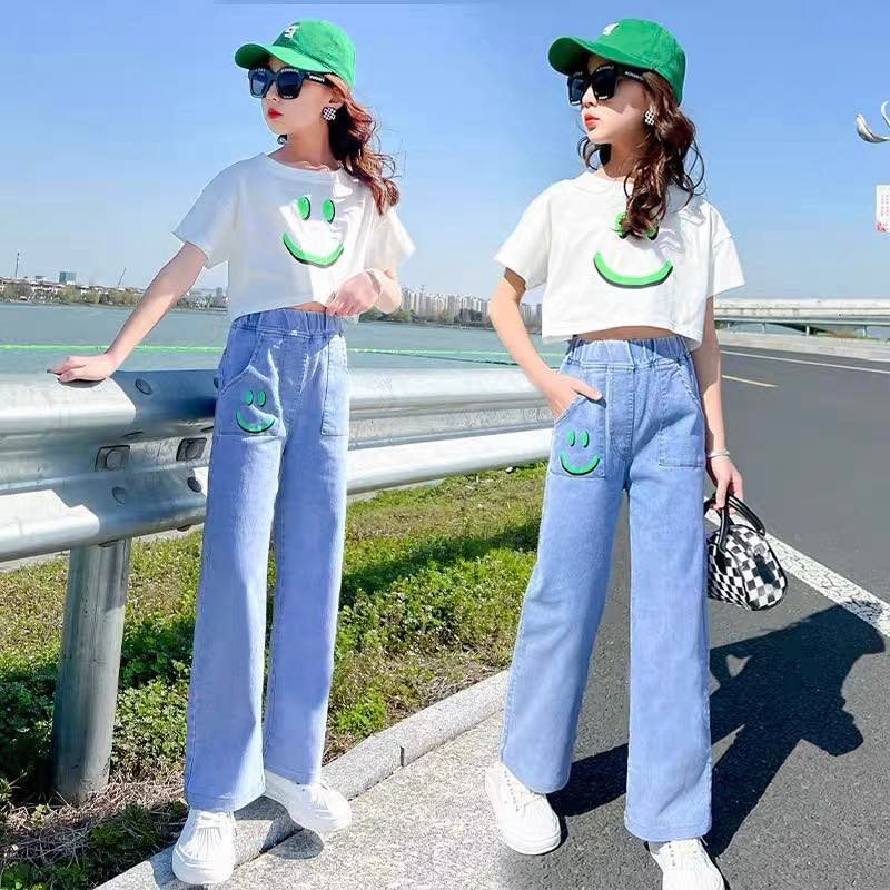 Set áo mặt cười quần bò ống suông cho bé gái size đại BEESHOP H24023