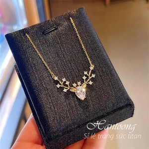 Vòng cổ titan nữ mặt hình hươu đính đá zircon lấp lánh thiết kế thời trang mẫu mới 2023