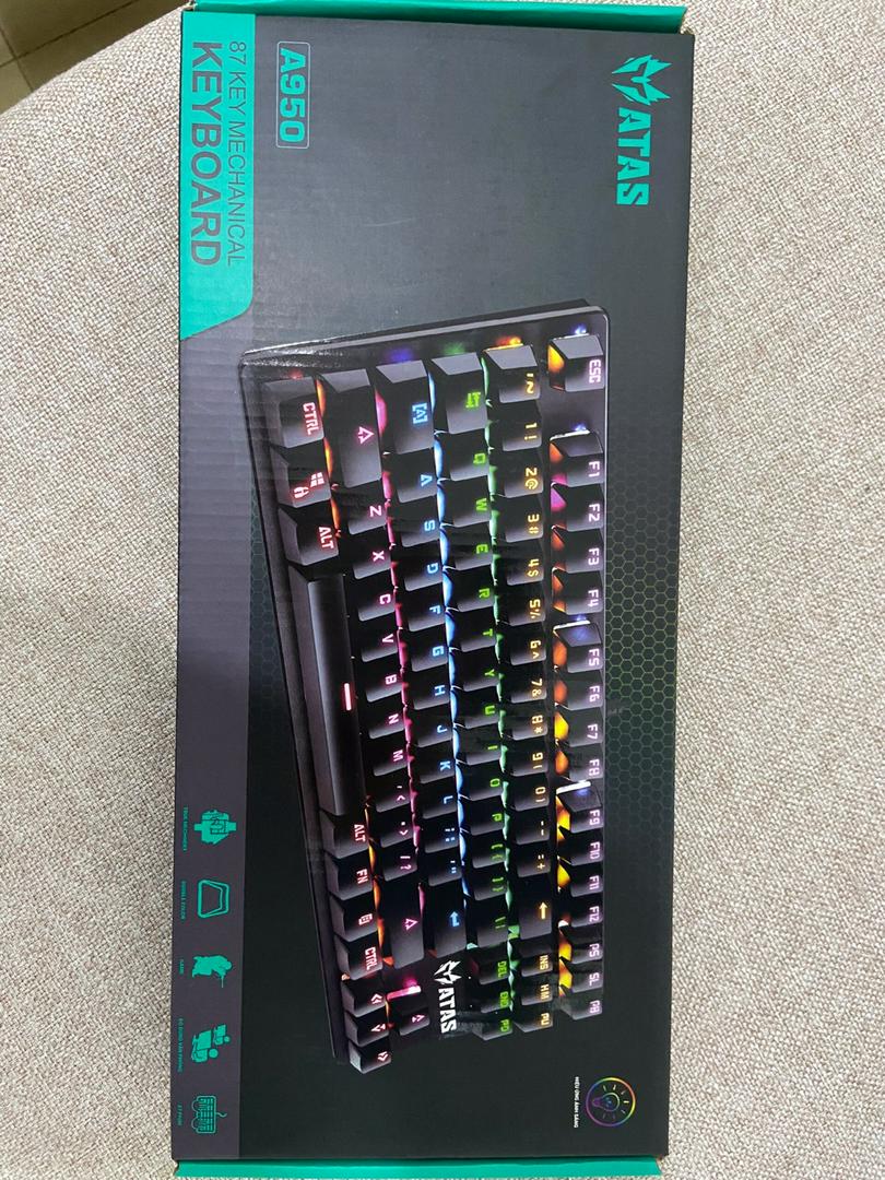 Layout TKL 87 phím của ATAS K550 V4