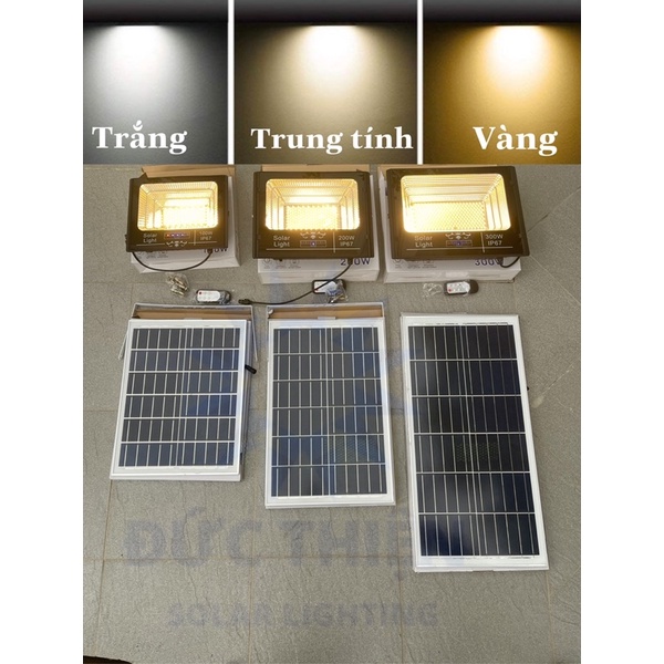 Thông tin về Đèn Năng Lượng Mặt Trời 300W Ánh Sáng Vàng