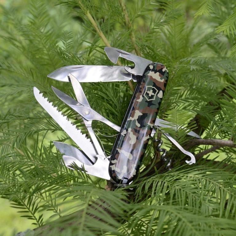 Dao best sale victorinox huntsman