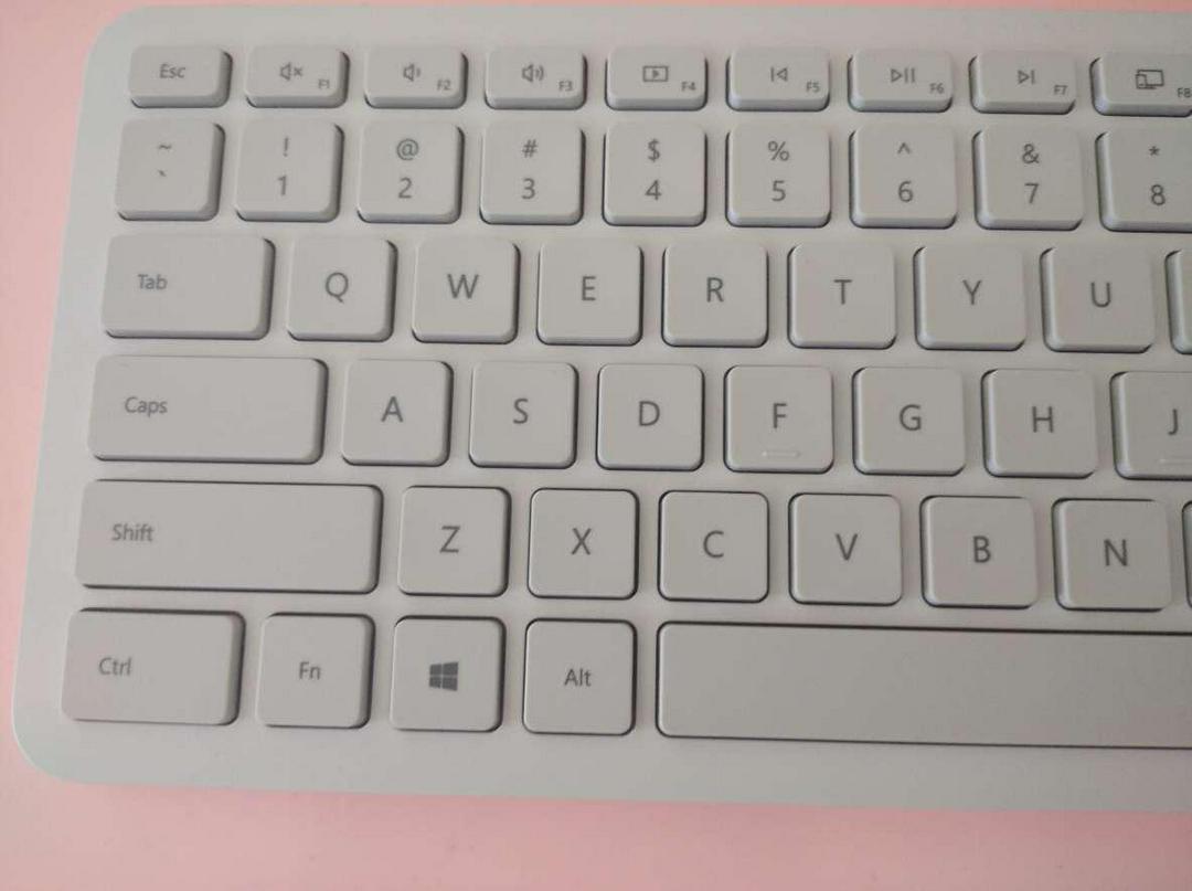 Chuột Bluetooth Microsoft trong bộ QHG-00047