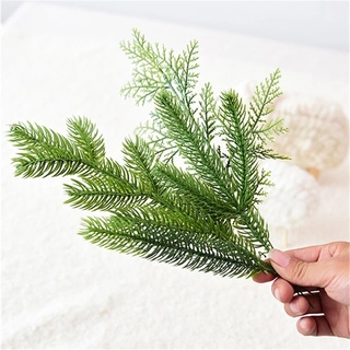Nhánh Cây Thông Giả Dùng Trang Trí Giáng Sinh