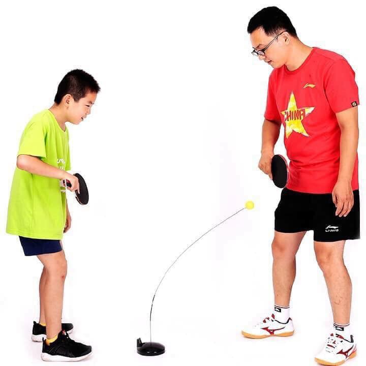 Bộ đồ chơi bóng bàn phản xạ giúp phát triển thể lực