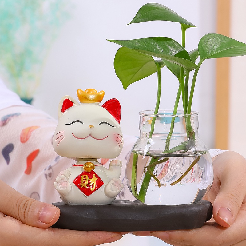 Bộ decor Mèo thần tài may mắn kết hợp cùng bình thủy sinh trang trí nhà, bàn làm việc góc học tập giúp mang lại may mắn