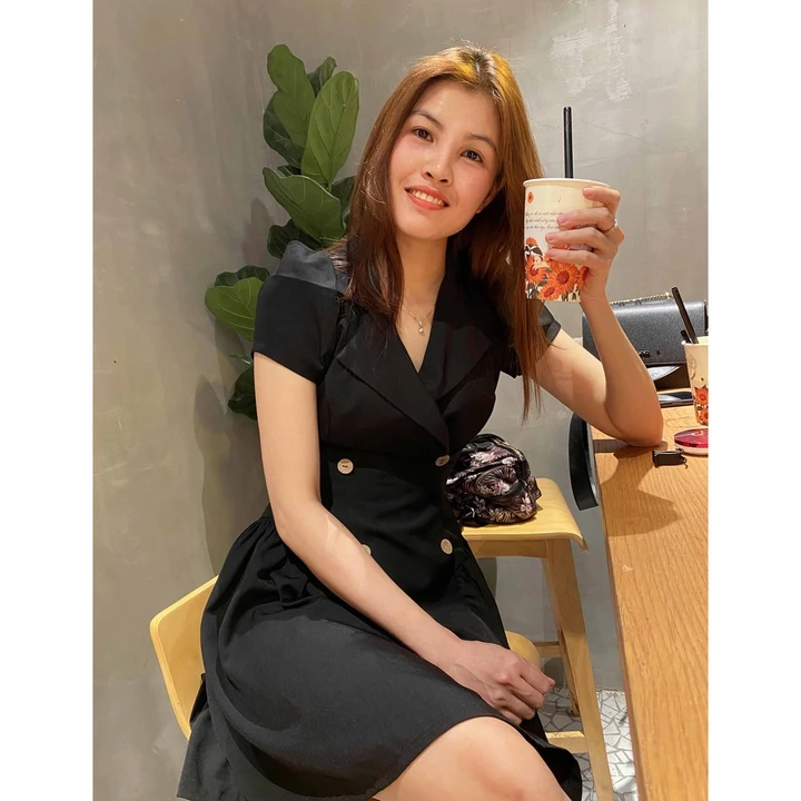 Đầm dự tiệc đen nữ thiết kế dáng xòe tay ngắn cổ vest cao cấp tôn dáng thời trang dự tiệc công sở Lux W Vest đen