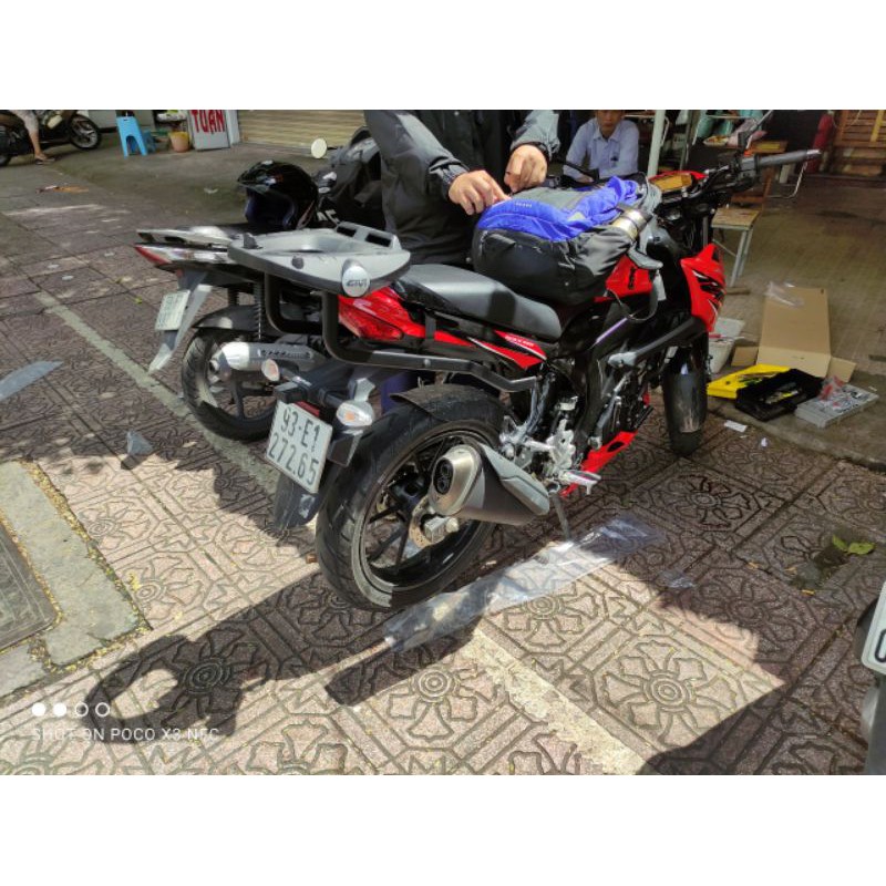 Baga chịu lực GIVI HRV / HRX cho Suzuki GSX Bandit 150 - Chính hãng