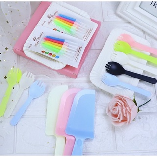 Combo 10 đĩa giấy + 10 nĩa + 1 dao + 1 vĩ 6 nến