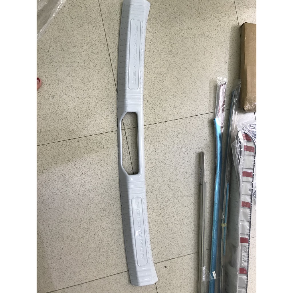 Ốp Chống trầy cốp trong, ngoài TITAN xe Toyota Fortuner 2017- 2021, 2022, 2023,2024, 2025