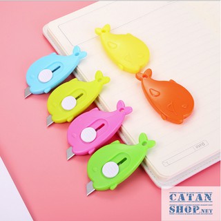 Set 5 Dao Rọc Giấy Hình Cá Heo Nhiều Màu Dễ Thương, Dao Mini Tiện Ích Sắc Bén Có Móc Treo Khóa