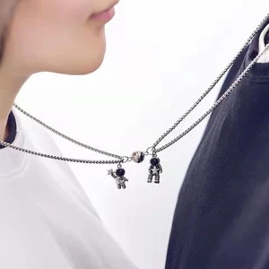 🌺xinyia🌺Vòng cổ cặp mặt hình phi hành gia thời trang