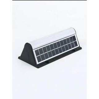 Đèn năng lượng mặt trời gắn tường Vạn Năng Solar