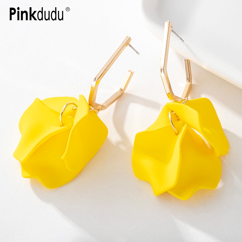 Ảnh Khuyên tai Pinkdudu PD981 chất liệu acrylic dáng dài mặt cánh hoa hồng thời trang cho nữ 1